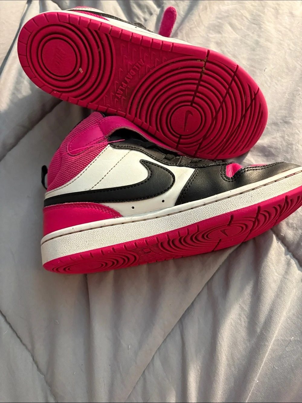 Nike Kids High-Top Sneakers in Bright Pink and Black Size 3Y